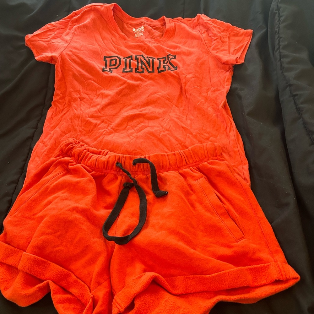 Women’s pink short set.